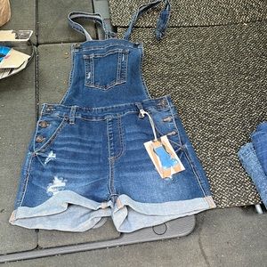 Overall shorts